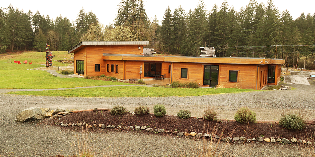 The landscape extends the built environment, supporting accessible gathering and seamless indoor–outdoor integration. (Image: S. Careri)