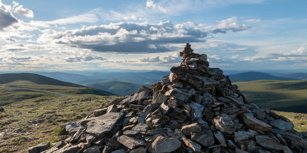 Horizon with rocks