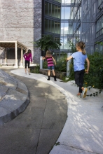 A looped path meanders around the garden (second floor)