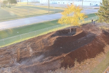 The delicately sculpted modelling of the earth makes the Kids Nest into a remarkable spatial experience.